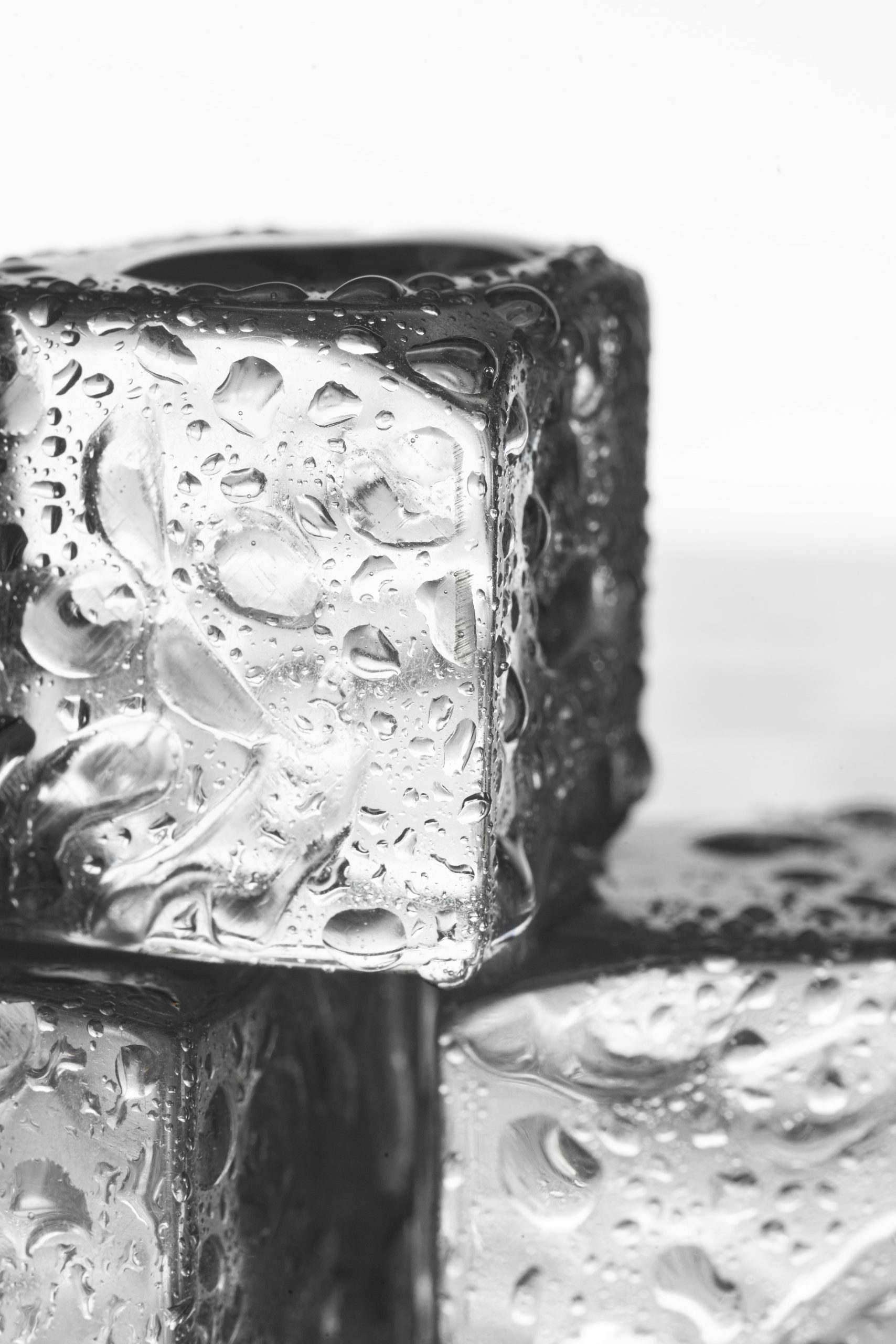 How to Make Ice Last Longer and Keep it from Melting: Expert Tips and Tricks