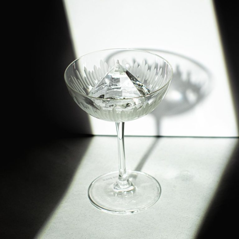 Diamond ice press